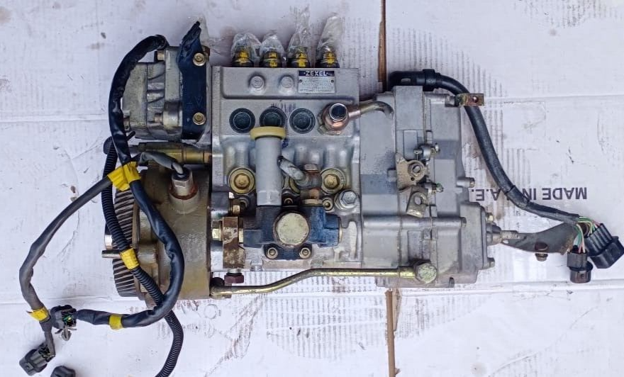 4D34 FUEL INJECTION PUMP ME015066 - Used Auto Part
