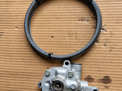 NISSAN JF015E CVT SCHUBGLIEDERBAND UND ÖLPUMPE