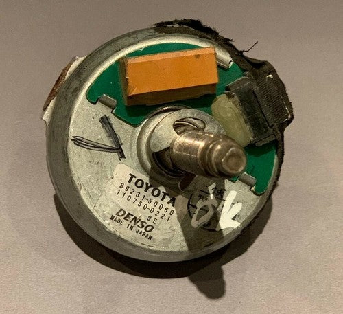 Toyota Land Cruiser 100 Series Amazon LX470 Steering Tilt Motor RHD - Used Auto Part