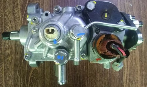 Toyota Landcruiser Amazon 1HD-FTE Fuel Injection Pump 100 Series 22100-1C170 - Used Auto Part