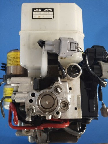 Toyota Land Cruiser 100 Series Complete ABS Brake Booster Pump 1998 To 2007 - Used Auto Part