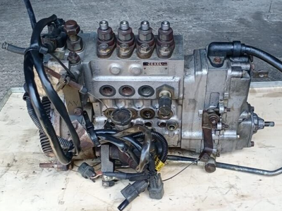 MITSUBISHI CANTER ME215068 ZEXEL FUEL INJECTION PUMP