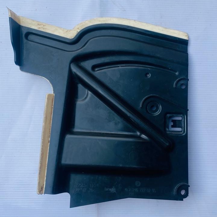 A2467220295 WATER DEFLECTOR COVER FRONT RIGHT MERCEDES-BENZ - Used Auto Part