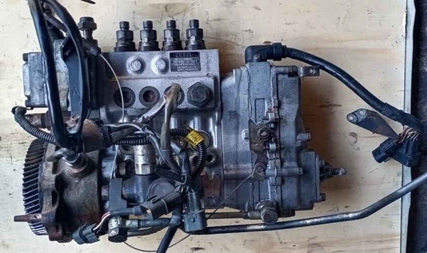 MITSUBISHI CANTER ME215068 ZEXEL FUEL INJECTION PUMP - Used Auto Part