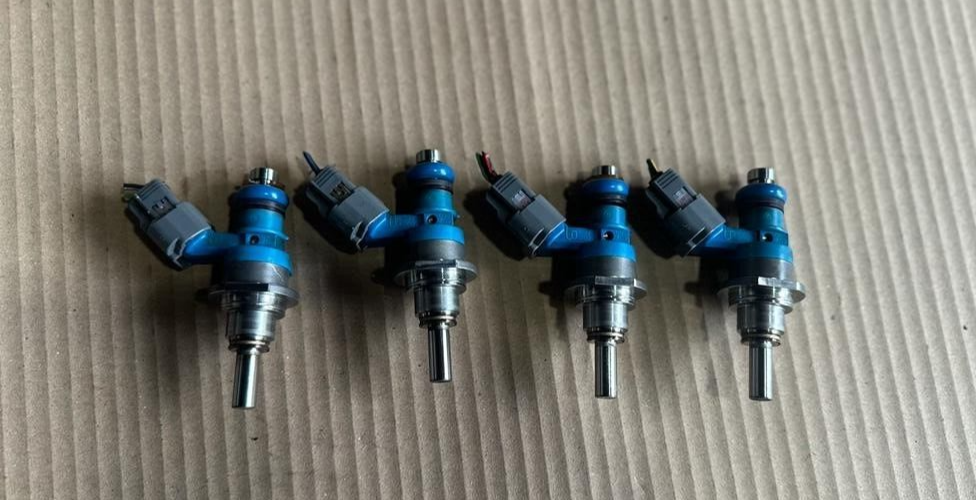FUEL INJECTOR SET MAZDA L3VDT L3K9 MAZDA6 TURBO & CX-7 WITH CONNECTORS 05-13 X4 - Used Auto Part
