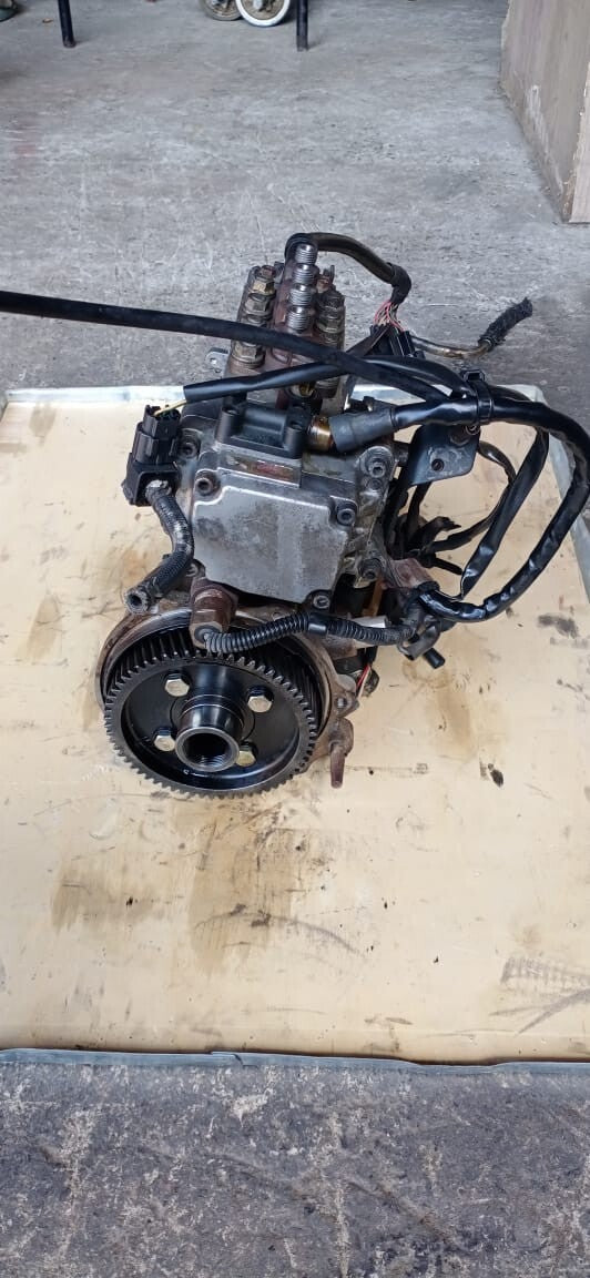 MITSUBISHI CANTER ME215068 ZEXEL FUEL INJECTION PUMP - Used Auto Part